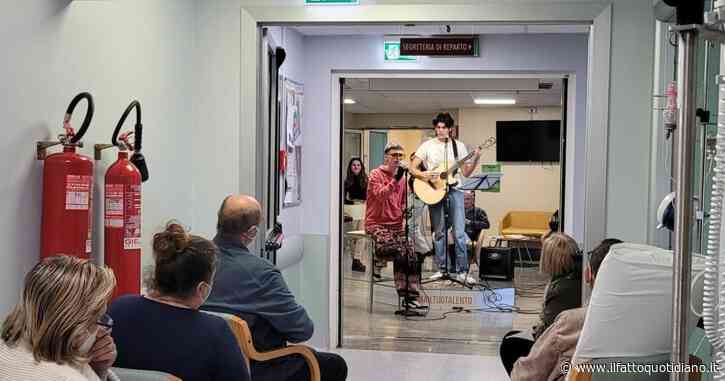 Special Stage, sul palco dello Zelig a Milano la finale degli artisti che si sono esibiti negli ospedali e in carcere