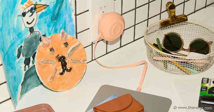 More retractable cables, please