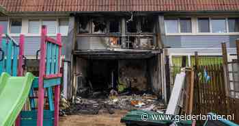 Maanden na verwoestende brand zijn woningen nog steeds niet gesloopt: ‘Heel frustrerend’