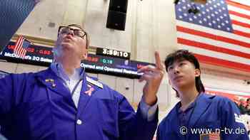 Dow legt trotzdem zu: Trumps Zollpläne setzen Autobauer unter Druck