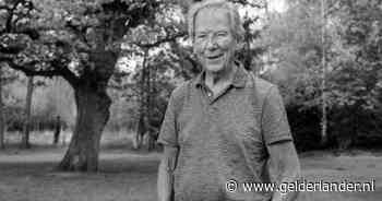 Veelbesproken haptonoom Ted Troost, die werkte met Gullit, Van Basten en Cruijff, op 88-jarige leeftijd overleden