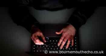 EE issues scam warning to anyone doing Christmas shopping this year