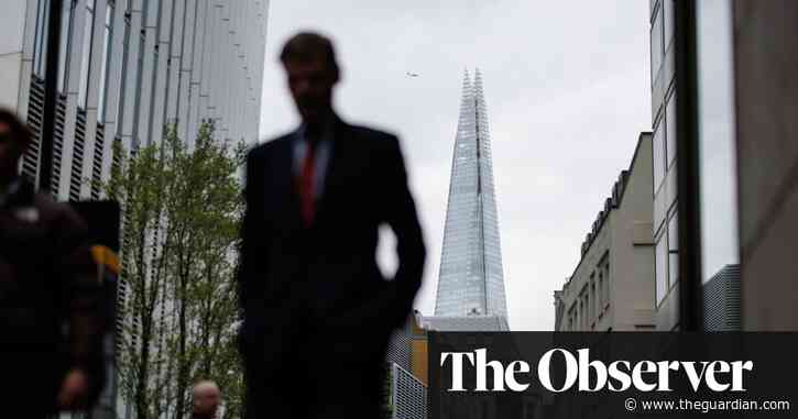 Pay gap between bosses and employees must be reduced, UK workers say