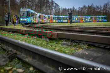 Ein Zug voller „Bahnsinniger“ rollt durch Bielefeld