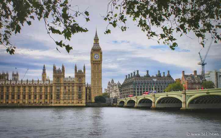 Police appeal for witnesses to Westminster Bridge fight