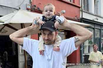 Anton (37) draagt nieuw album op aan zoontje: “Het is heel mooi om vader te worden maar als je even uitzoomt, is het wel slikken”