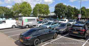 Man arrested after ‘group breaks into vehicles’ at M25 service station
