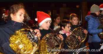 Mulled wine and mince pies at popular Christmas carol event