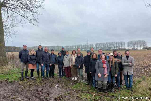 Provincie koopt 30 voetbalvelden grond naast Het Leen en verzekert zo de toekomst van de Schoolhoeve: “Tonen dat landbouw en natuur wél samen gaan”