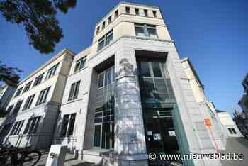 Genkenaar (36) riskeert 1 jaar cel omdat hij wapen toont in het verkeer