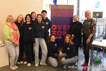 Nieuw OverKop-huis geopend boven stedelijke jeugddienst: “Je soms niet oké voelen is wel oké”