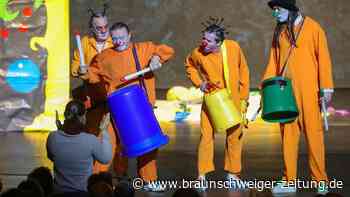 Vier Clowns treten in Wolfsburg für die Freiheit auf