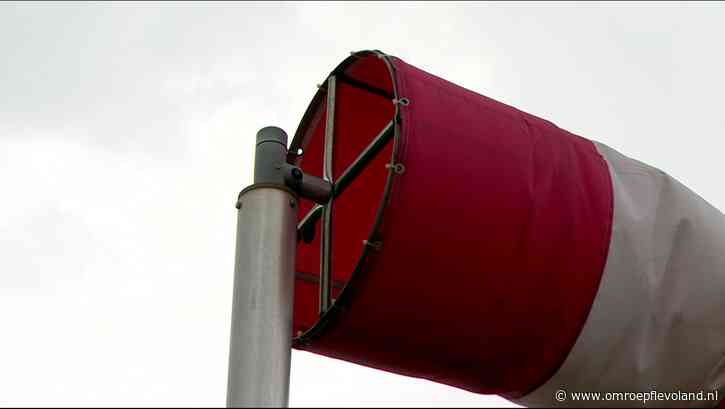Flevoland - Storm Conall raast over Flevoland, code oranje vanwege harde windstoten