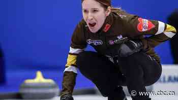 Winnipeg skip Kaitlyn Lawes earns 1st curling win in return from maternity leave
