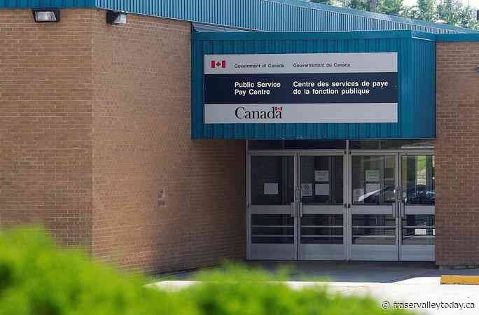 Ottawa settles Phoenix pay system lawsuit with non-union employees