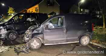 Gewonde bij botsing tussen twee bestelbussen in Beneden-Leeuwen