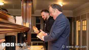 'Opulent' hotel toilets inspire comic book