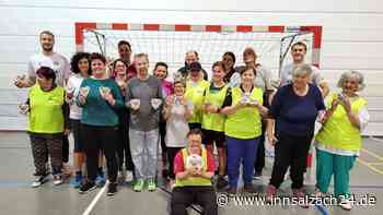 Fußball verbindet: Wacker-Spieler zu Besuch bei der Sportgruppe für „Menschen mit Handicap“