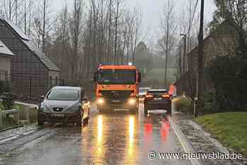 Straat spekglad door oliespoor van 200 meter
