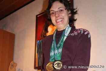 Ze behaalde al medailles op verschillende kampioenschappen en de Special Olympics, nu mag Mieke De Mot zich ook ereburger van Lennik noemen: “Erkenning is enorm belangrijk voor niet-valide atleten”