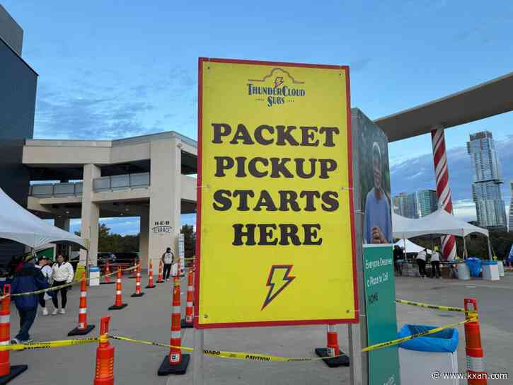 Record-setting crowd participates in 34th annual ThunderCloud Subs Turkey Trot