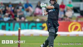 New Zealand captain Latham signs for Warwickshire