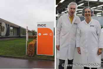 Halve eeuw oude drukkerij viert spetterend feestjaar met champagne en uitbreidingen: “We zoeken nog dertig enthousiaste medewerkers”