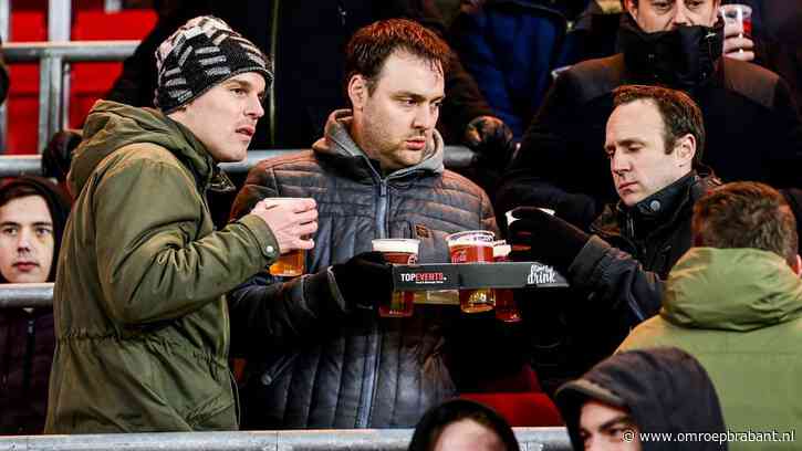 Voetbalfans betalen het minst voor een biertje in een Brabants stadion