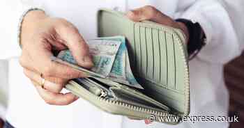 DWP says spend 16 minutes to get free £300 before December date