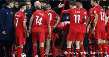 LIVE Europa League | Oosting grijpt in: FC Twente hervat duel met drie wissels