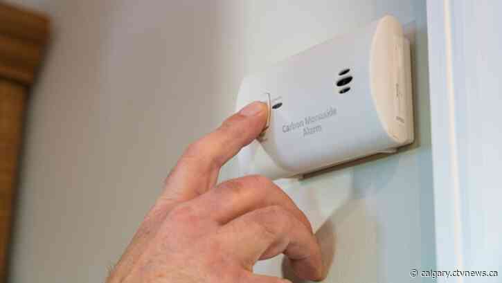 Multiple carbon monoxide alarms force evacuation of southeast Calgary residential building, northeast Calgary home and school