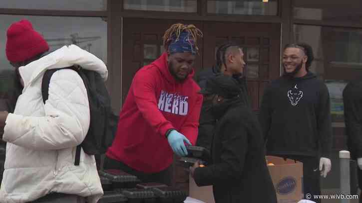 Buffalo advocate continues tradition, offers Thanksgiving meals to East Side families