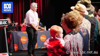 Richard Glover officially hangs up the microphone after 26 years in the 'best jobs in journalism'