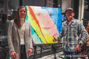 Lotte Kopecky verloot haar portret voor Kom Op Tegen Kanker en haalt er 4.000 euro mee op