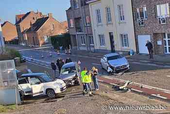 Bestuurster merkt stilstaand voertuig te laat op: vier gewonden