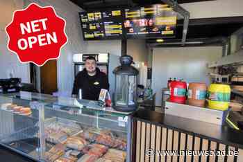 West-Vlaming Quinten opent frituur ’t Park in Boom met zware stunt: “Weekend lang gratis frietjes voor iedereen en levenslang frieten te winnen”