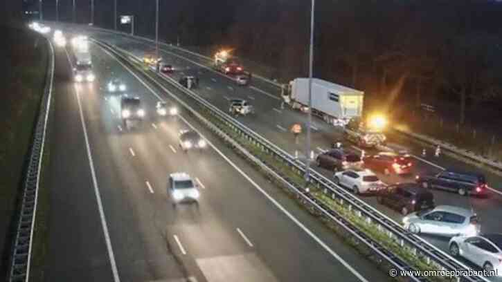 A2 dicht door ongeluk bij Vught, vertraging loopt op