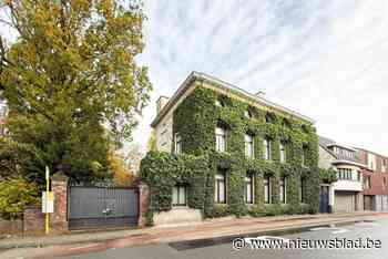 BINNENKIJKEN. Voormalige burgemeesterswoning met binnenzwembad, sauna en royale kamers te koop: “Een uniek stadspaleis”