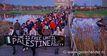 Duizenden namen van overleden Palestijnse kinderen klinken op het 5 Mei Plein, 24 uur lang