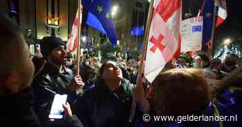 Keiharde confrontatie met politie: Georgiërs woest om EU-besluit regering