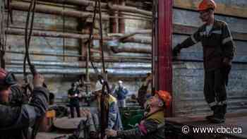 Russian troops closing in on a Ukrainian power plant, but it's already been 'cannibalized' by crews