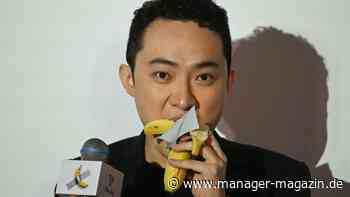 Käufer von 6-Millionen-Dollar-Banane Justin Sun isst sie auf der Bühne