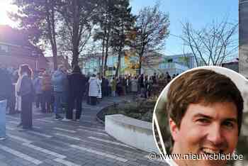 Heel het dorp neemt afscheid van Dietse Michielsen (34): “Hartverwarmend grote opkomst, echt ongezien hier in Loenhout”