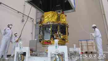 Private Japanese moon lander arrives in Florida ahead of January SpaceX launch (photos)