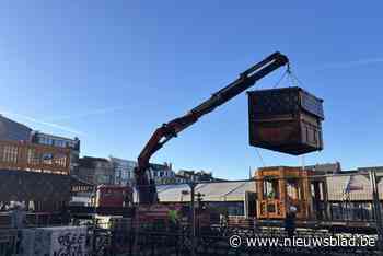 Kersttoren van 18 meter hoog wordt op Ladeuzeplein geplaatst