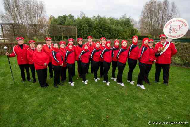 Harmonie Kunst en Vermaak huldigt verdienstelijke majorettes en muzikanten