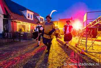 Hoge heren, barbiers en Amsterdammers: Urk in Wintersferen trekt duizenden met historisch spektakel