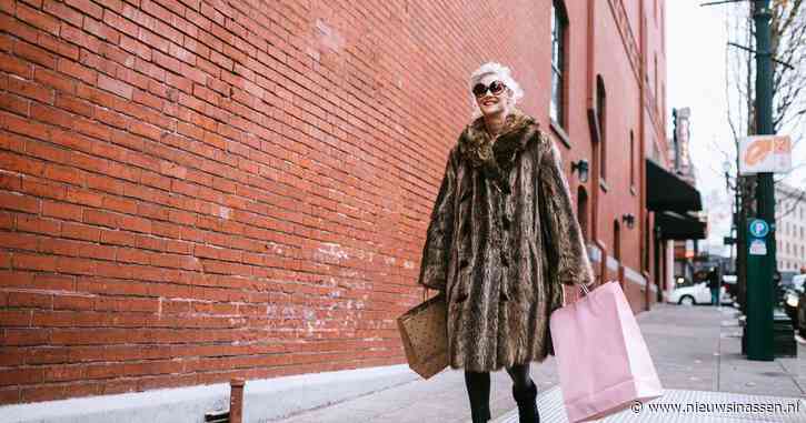 Dit 'fantastische' namaakbontjack kost minder dan $ 50 bij Walmart