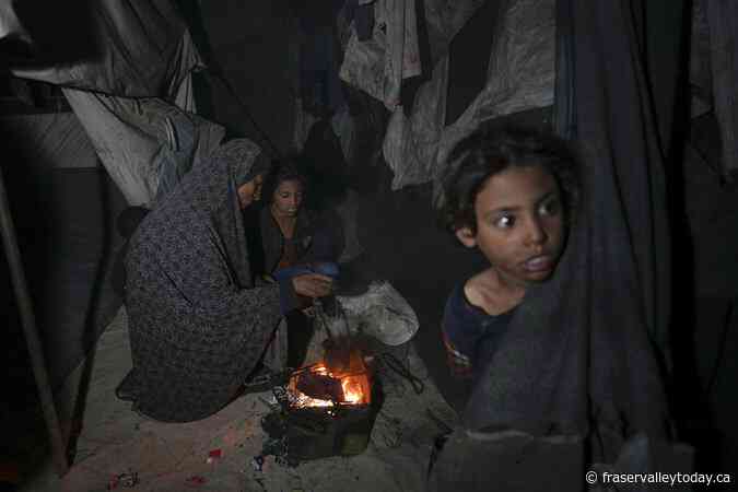 UN says it is halting aid deliveries through main Gaza crossing because the route is too dangerous