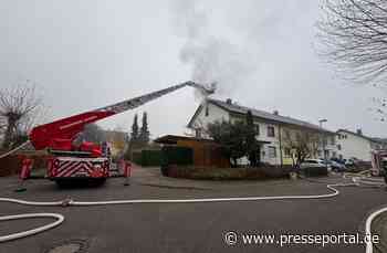 FW Achern: Zimmervollbrand in Dachgeschoßwohnung